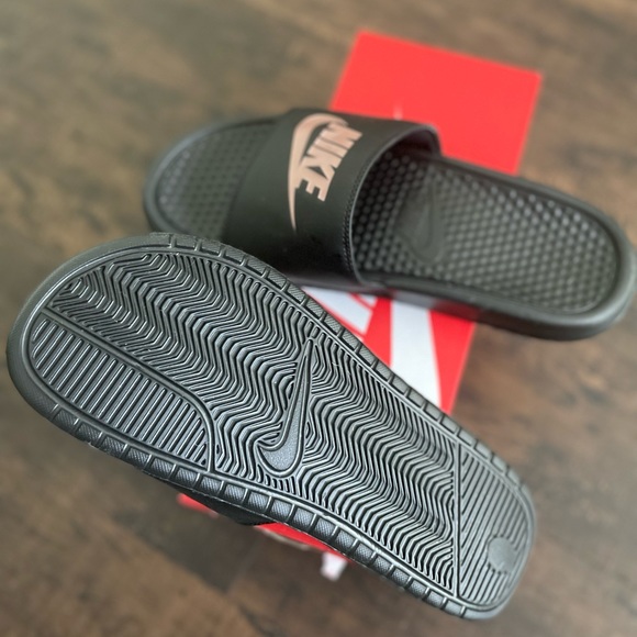 Black and Rose Gold Nike Slides - Picture 3 of 3